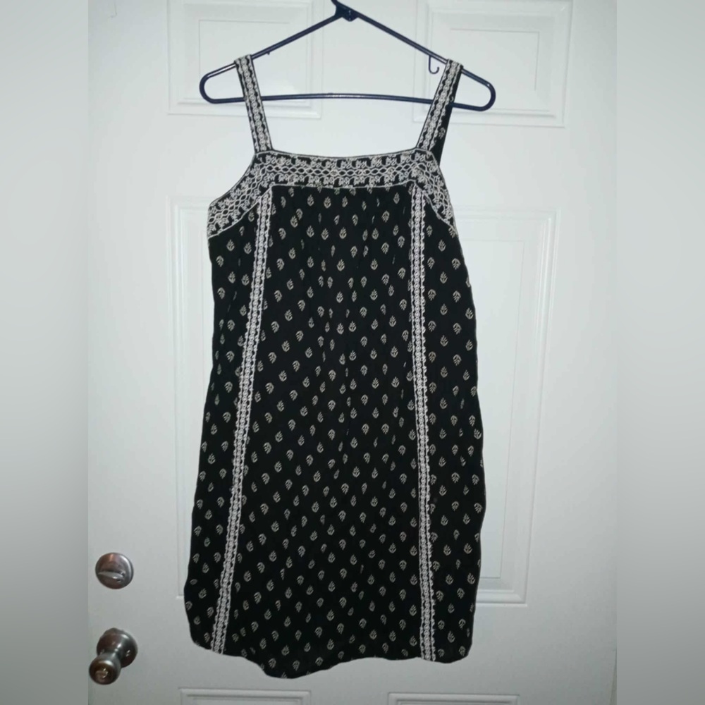 Old Navy Black and White Knit Dress
